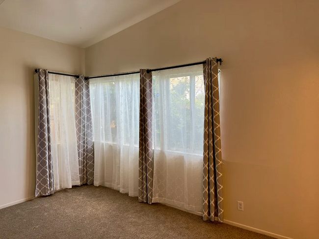 1804 El Parque Ct, Unit A in San Mateo, CA - Building Photo - Building Photo
