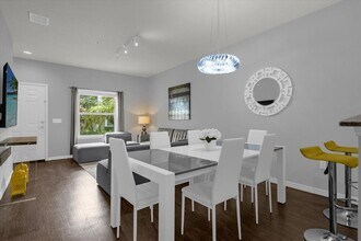 5350 Diplomat Ct in Kissimmee, FL - Building Photo - Building Photo