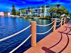 2741 Taft St in Hollywood, FL - Building Photo - Building Photo