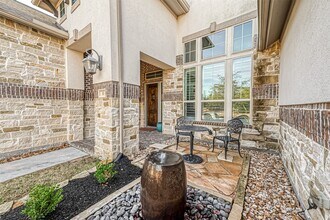30 Argosy Bend Pl in Tomball, TX - Foto de edificio - Building Photo