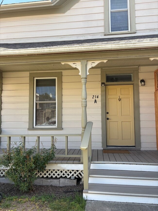 214 Walnut St in Petaluma, CA - Building Photo - Building Photo