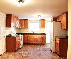 68 Chase St, Unit APT B in Burlington, VT - Building Photo
