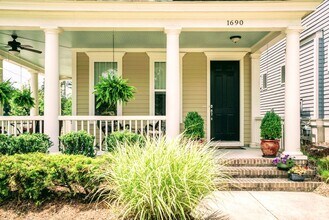 1690 Great Ridge Pkwy in Chapel Hill, NC - Building Photo - Building Photo