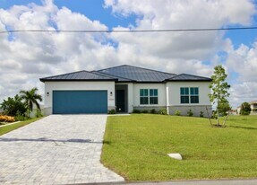 17030 Espana Cir in Punta Gorda, FL - Building Photo