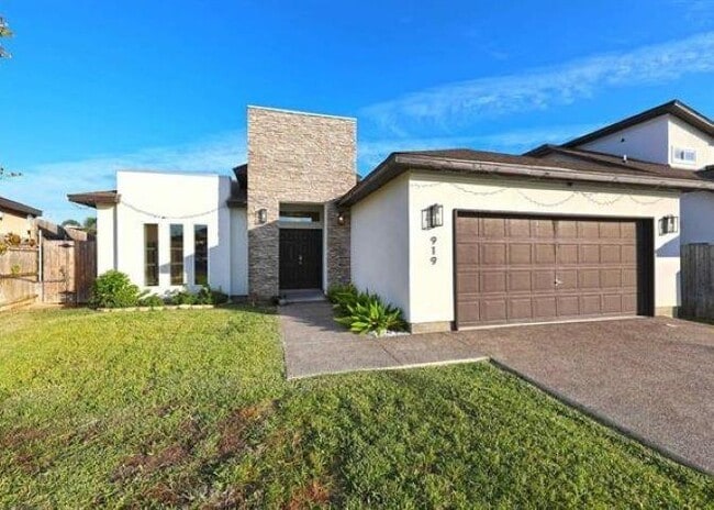 property at 919 Solana St