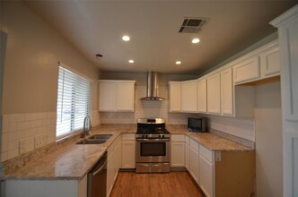 4614 Silverstone Dr in Austin, TX - Building Photo - Building Photo