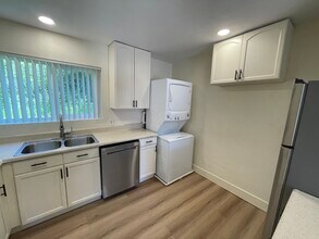 8645 Mellmanor Drive in La Mesa, CA - Building Photo - Building Photo