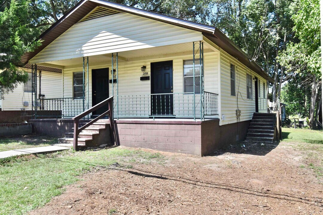 2110 Keith St in Tallahassee, FL - Building Photo