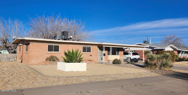 3307 Lorne Rd in El Paso, TX - Building Photo - Building Photo