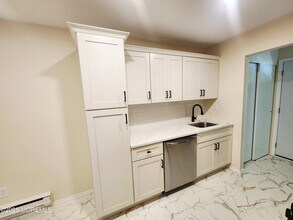 38 Meadow Green Cir in Englishtown, NJ - Building Photo - Building Photo