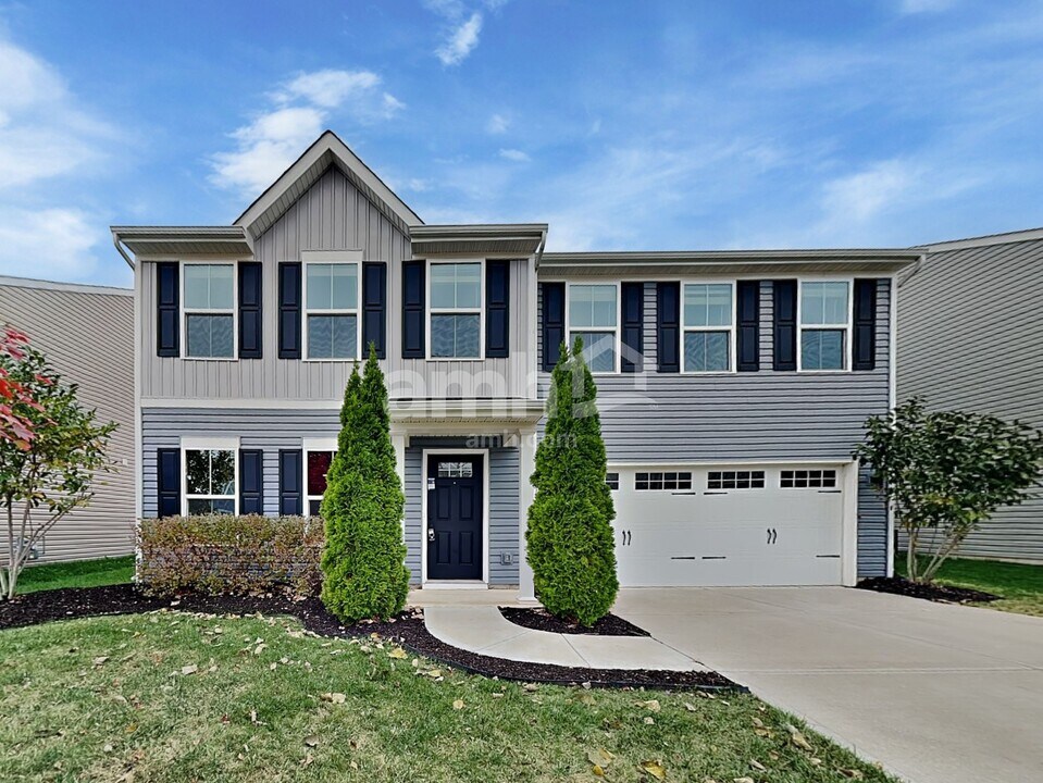 13844 N Cardonia Dr in Camby, IN - Building Photo