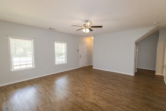 206 Little Magnolia Ln in Statesboro, GA - Building Photo - Building Photo
