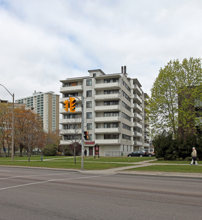 Don View Towers in Toronto, ON - Building Photo - Building Photo