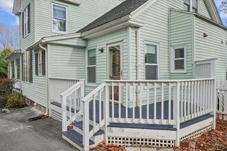 10 Vendome St in Merrimac, MA - Building Photo - Building Photo