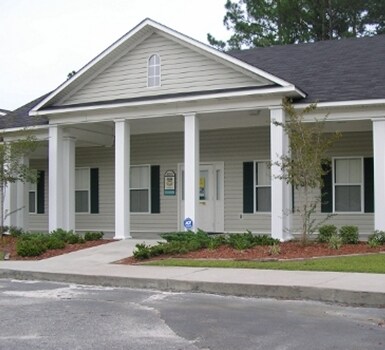 Ware Manor in Waycross, GA - Foto de edificio