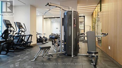 500 Plains Rd E in Burlington, ON - Building Photo - Building Photo