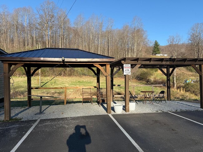 10761 Thomas Nelson Hwy in Lovingston, VA - Building Photo - Building Photo