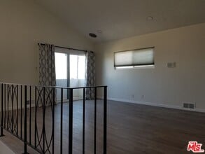 5652 Glenford St in Los Angeles, CA - Building Photo - Building Photo
