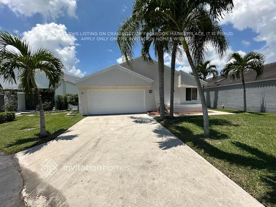 3 Dalton Pl in Boynton Beach, FL - Building Photo