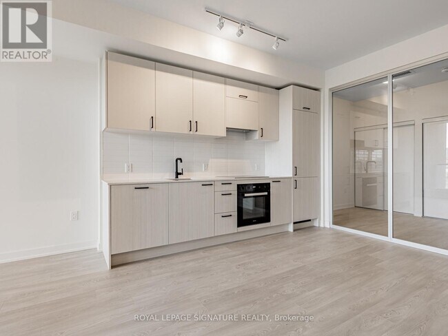 1 Kyle Lowry Rd in Toronto, ON - Building Photo - Building Photo