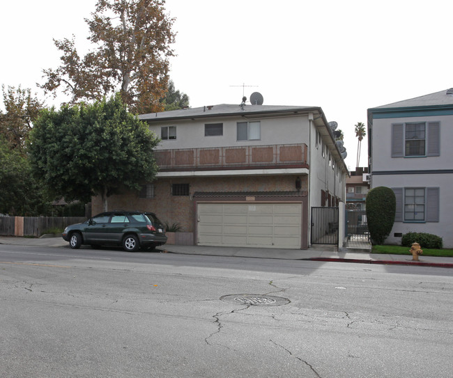 5356 Franklin Ave in Los Angeles, CA - Foto de edificio - Building Photo