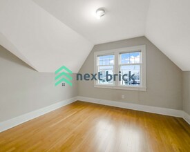 1919 Dexter Ave N in Seattle, WA - Building Photo - Building Photo