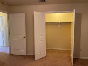 108 N 6th St-Unit -3 in Godley, TX - Building Photo - Building Photo