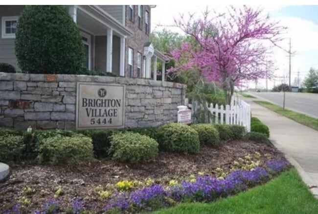 4844 Bevendean Dr, Unit 4833 Bevendean Drive in Nashville, TN - Foto de edificio - Building Photo
