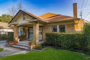 837 Peddie St in Houston, TX - Building Photo