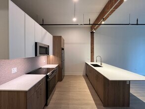 1040 W Huron St in Chicago, IL - Building Photo - Building Photo