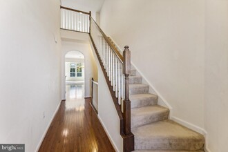 41661 McMonagle Square in Aldie, VA - Building Photo - Building Photo