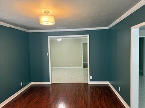 9711 Long Branch Ln in Houston, TX - Building Photo - Building Photo