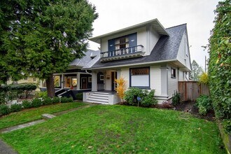 1250 16th Ave E in Seattle, WA - Building Photo - Building Photo