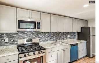 20 Cormack Ct in Babylon, NY - Building Photo - Building Photo