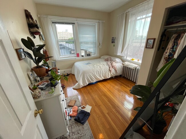903 Beacon St, Unit 21