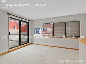 930 NW Naito Pkwy in Portland, OR - Building Photo - Building Photo