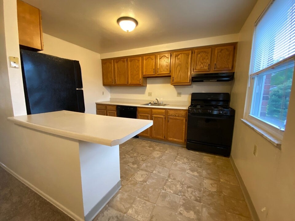 417 Millers Ln in Plum, PA - Building Photo