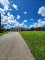 4270 64th Ave NE in Naples, FL - Building Photo