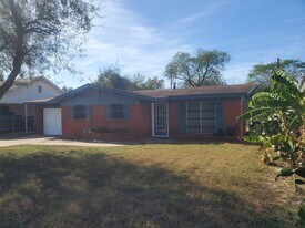 1705 Brownfield Rd in Brownsville, TX - Building Photo