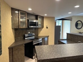 21839 Riviera Ct in Mundelein, IL - Building Photo - Building Photo