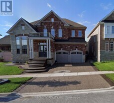 18 Vidal Rd in Brampton, ON - Building Photo
