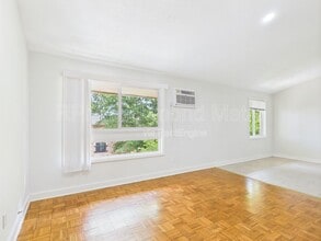 Forest Square Apartments in Richmond, VA - Building Photo - Interior Photo