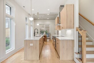 1721 6th Ave N in Nashville, TN - Building Photo - Building Photo