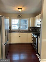 4195 Nantucket Dr in Mechanicsburg, PA - Building Photo