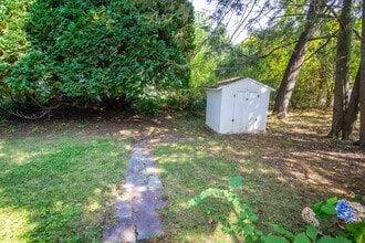 11 Brookwood Dr in Latham, NY - Building Photo - Building Photo