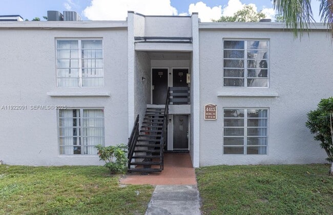 property at 4415 Treehouse Ln