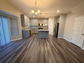 1325 Horse Shoe Bnd in Greenwood, IN - Building Photo - Building Photo