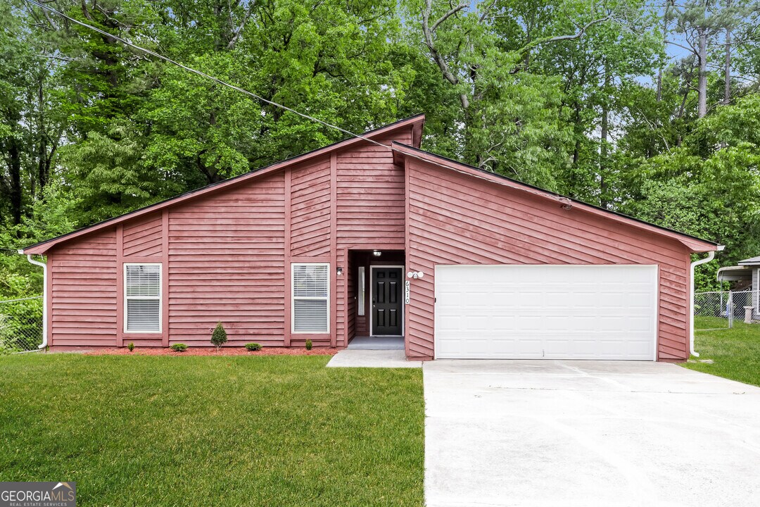 6310 Beethoven Cir in Riverdale, GA - Building Photo