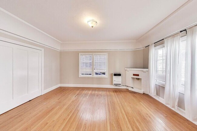10 Westall Ave in Oakland, CA - Building Photo - Building Photo