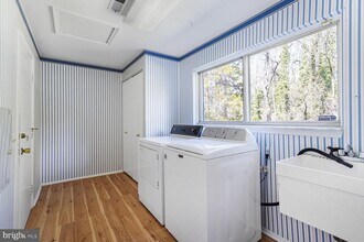 3725 Templeton Pl in Alexandria, VA - Building Photo - Building Photo